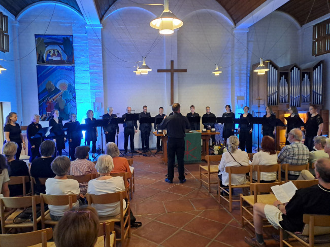 Dekanats-Kammerchor zu Gast in der Emmauskirche